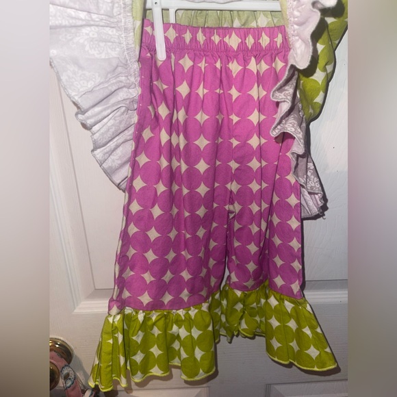 Girls 3T boutique outfit. La Jenns two piece tunic top and ruffle bottoms. EUC - Picture 4 of 5